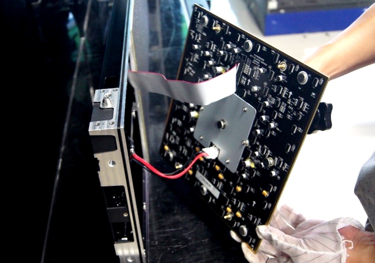 A generic square placeholder image with rounded corners in a figure.
